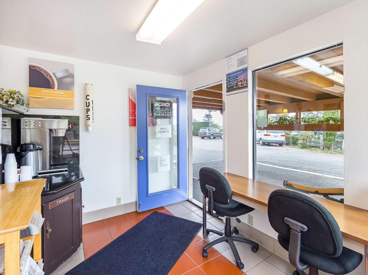 Motel 6 Gold Beach Extérieur photo
